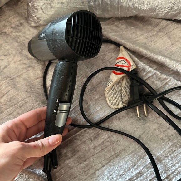 Travel hair dryer - Picture 2 of 4